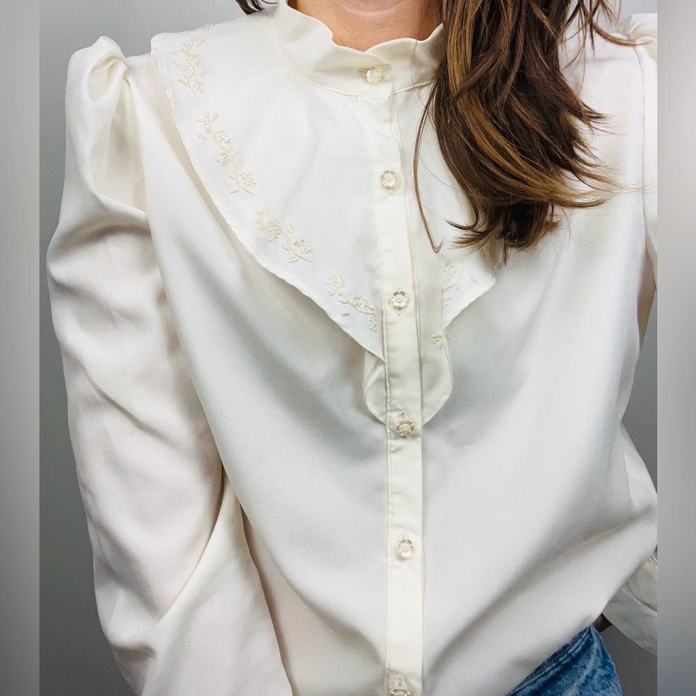 Vintage Handmade Cream Floral Embroidered Blouse – Fits Like M